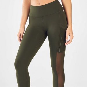 Fabletics SOLDOUT Mila High-Waisted Pocket Legging